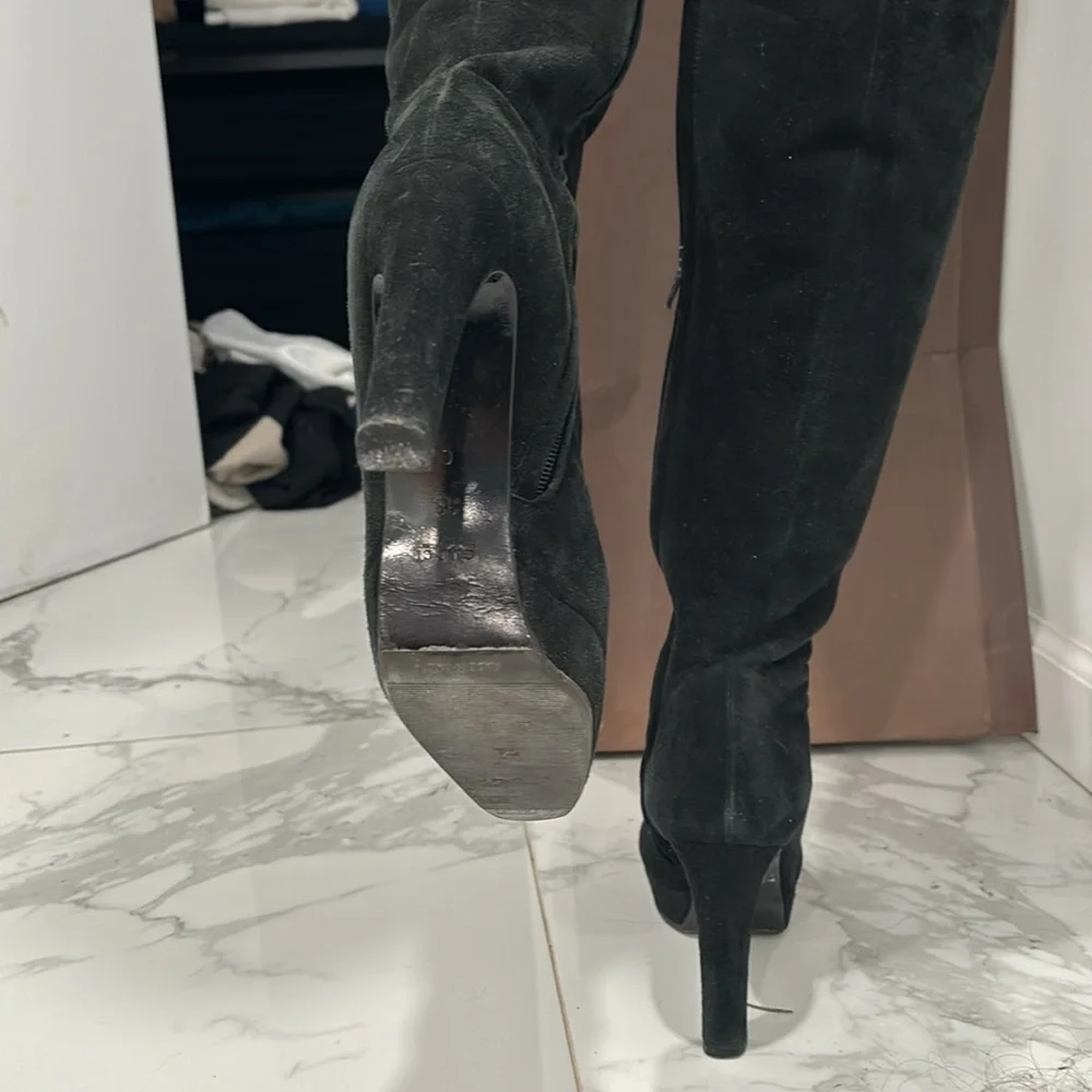 Suede Gucci Boots - worn only once - size 38 - Picture 7 of 9